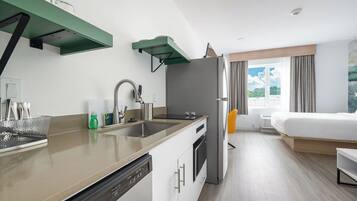 Standard Suite, 1 Queen Bed with Sofa bed, Non Smoking, Kitchen | Private kitchen | Full-size fridge, microwave, oven, stovetop