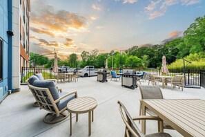 Terrace/patio - YourSpace Hotels Chesapeake (Chesapeake)