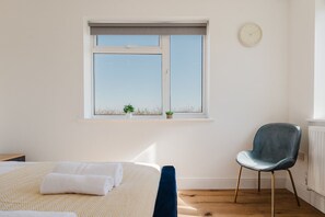 4 bedrooms, desk, iron/ironing board, free WiFi