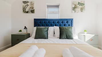 4 habitaciones, escritorio, tabla de planchar con plancha y wifi gratis