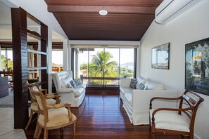 Vila Deluks | Area keluarga