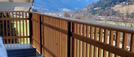 Appartement Confort, 3 chambres, balcon, vue montagne | Terrasse/Patio