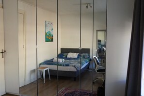 1 bedroom, iron/ironing board, free WiFi, bed sheets - Charming Maya Room Close to City Center & UMCG (Groningen)