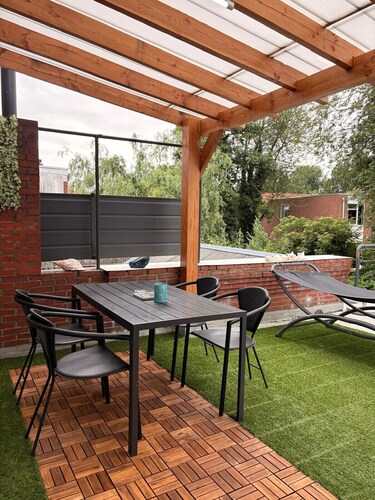 Charming Maya Room Close to City Center & UMCG