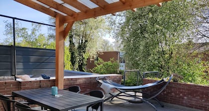 Room âJasmijnâ in Cozy Shared Duplex near City Center & UMCG