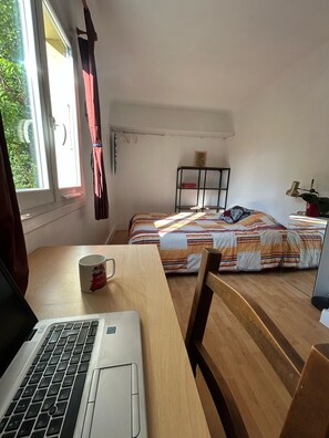 2 bedrooms, iron/ironing board, WiFi, bed sheets - Cosy apartment in the heart of the city in a green setting with sea view (Nice)