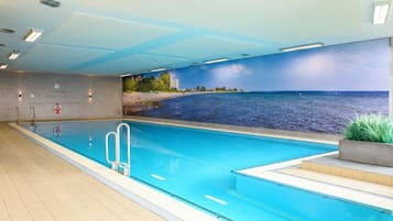 室內泳池、室外泳池