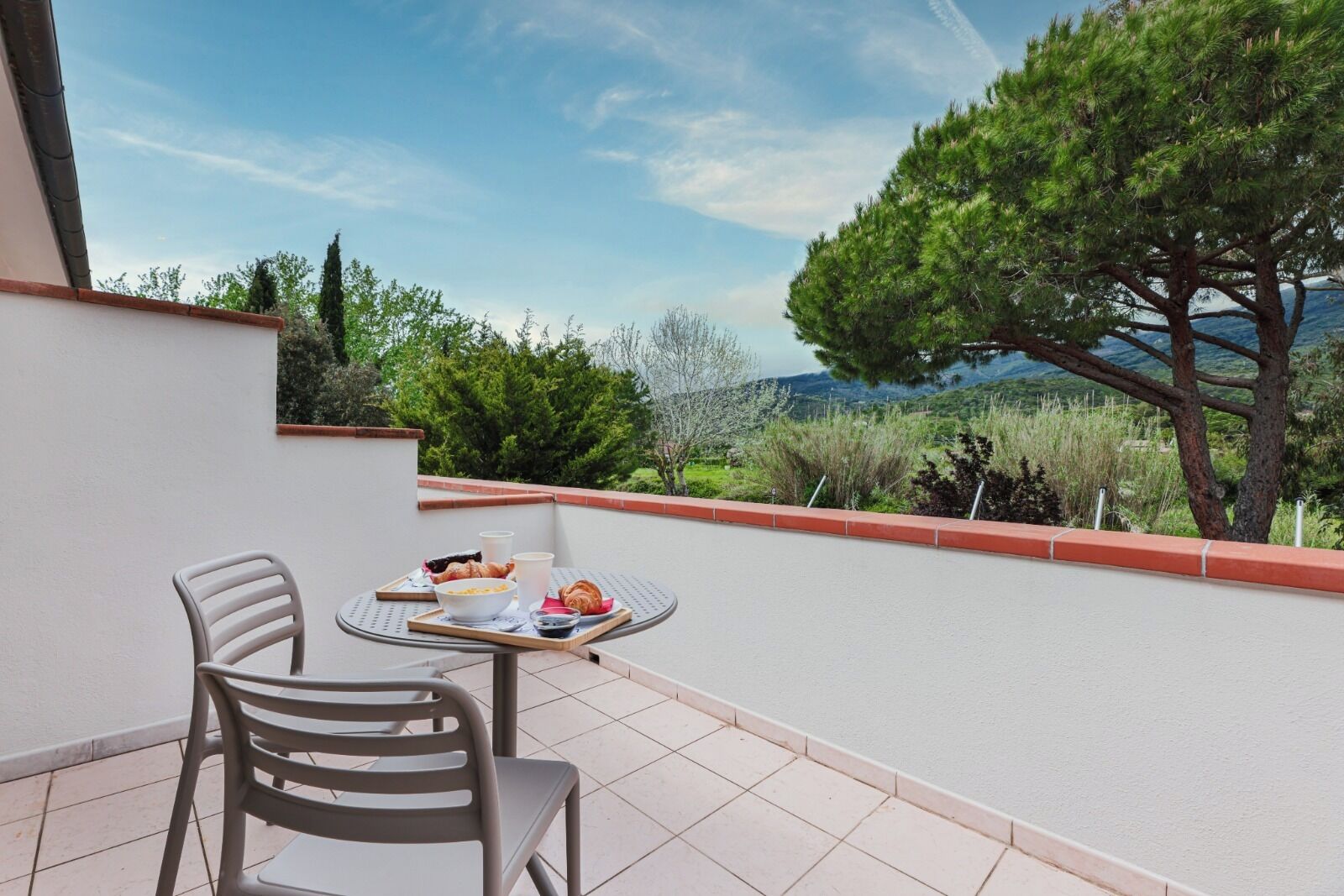 Premium-Dreibettzimmer, Nichtraucher, Haustiere gestattet | Terrasse/Patio