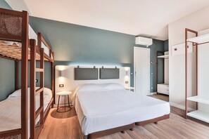 Premium Quadruple Room, Multiple Beds, Non Smoking, Pets allowed | Desk, free WiFi - Elba Vibe Smart Hotel (Campo nell'Elba)