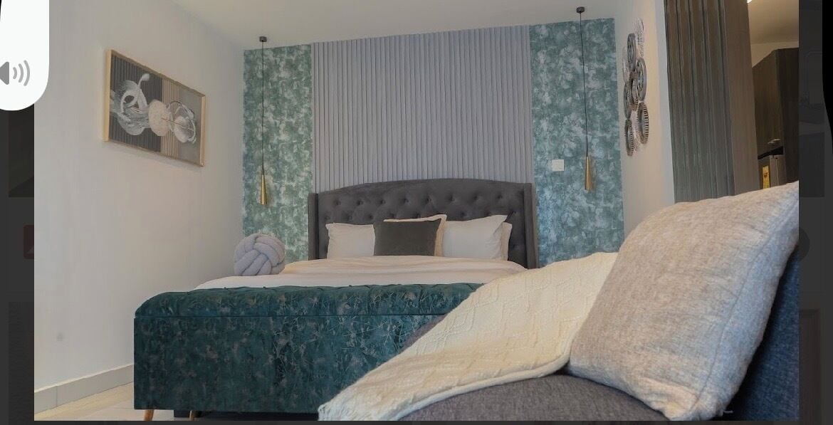 Deluxe Studio Suite