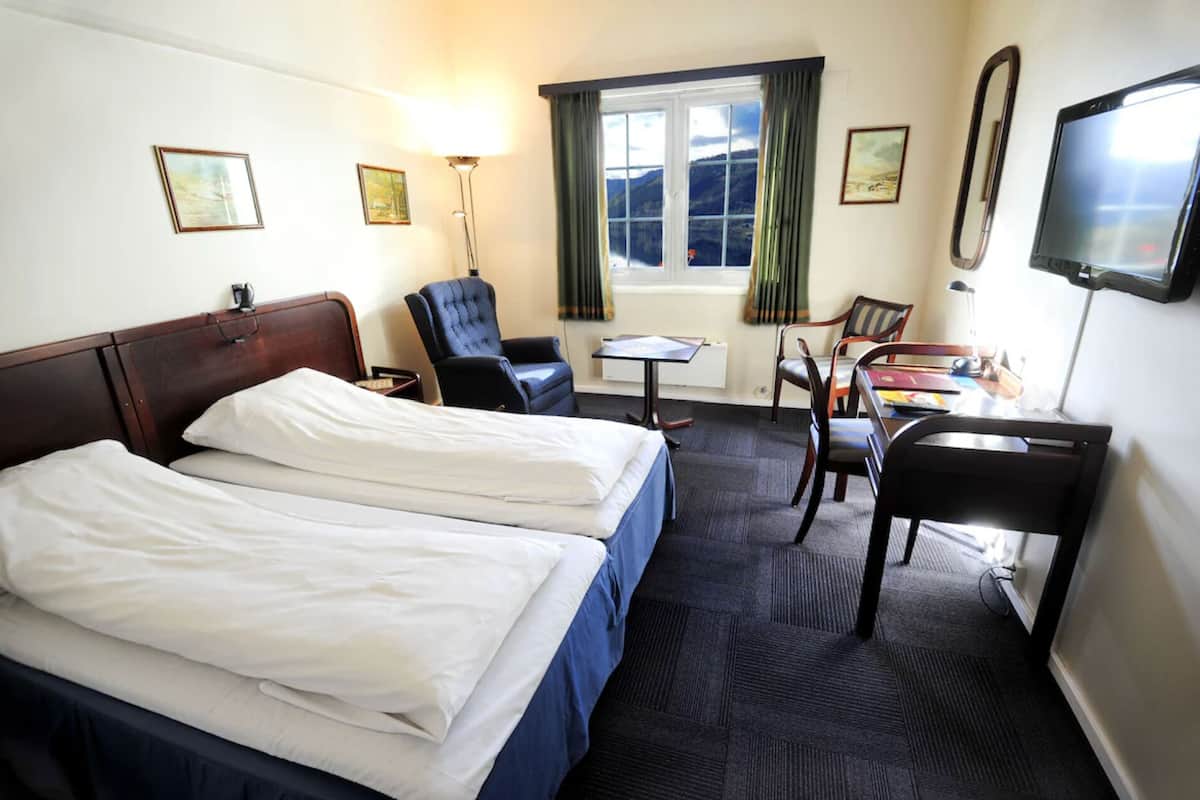 Double Room, Lake View | Desk, laptop workspace, free WiFi, bed sheets