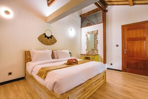 4 bedrooms, iron/ironing board, WiFi, bed sheets - 4-bedroom villa in gorgeous Bali with WiFi, AC. Live your tropical dream (Bali)