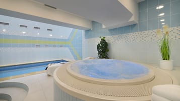 Sauna, tina de hidromasaje y masajes