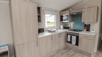 Cookware/dishes/utensils