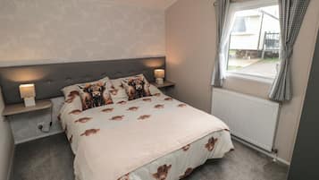 2 bedrooms, individually decorated, individually furnished, free WiFi