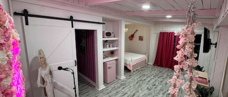 1 habitación, wifi y ropa de cama