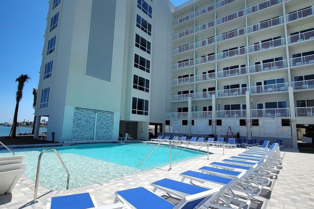 ChartHouse Clearwater Beach Marina Hotel