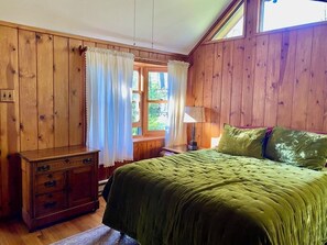 2 bedrooms, desk, free WiFi, bed sheets