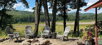 Enchanted 2 bedroom, x-lake cabin with mountain views.  Fast WFYI , Napanoch.