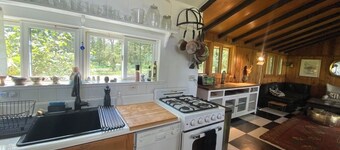 Enchanted 2 bedroom, x-lake cabin with mountain views.  Fast WFYI , Napanoch.