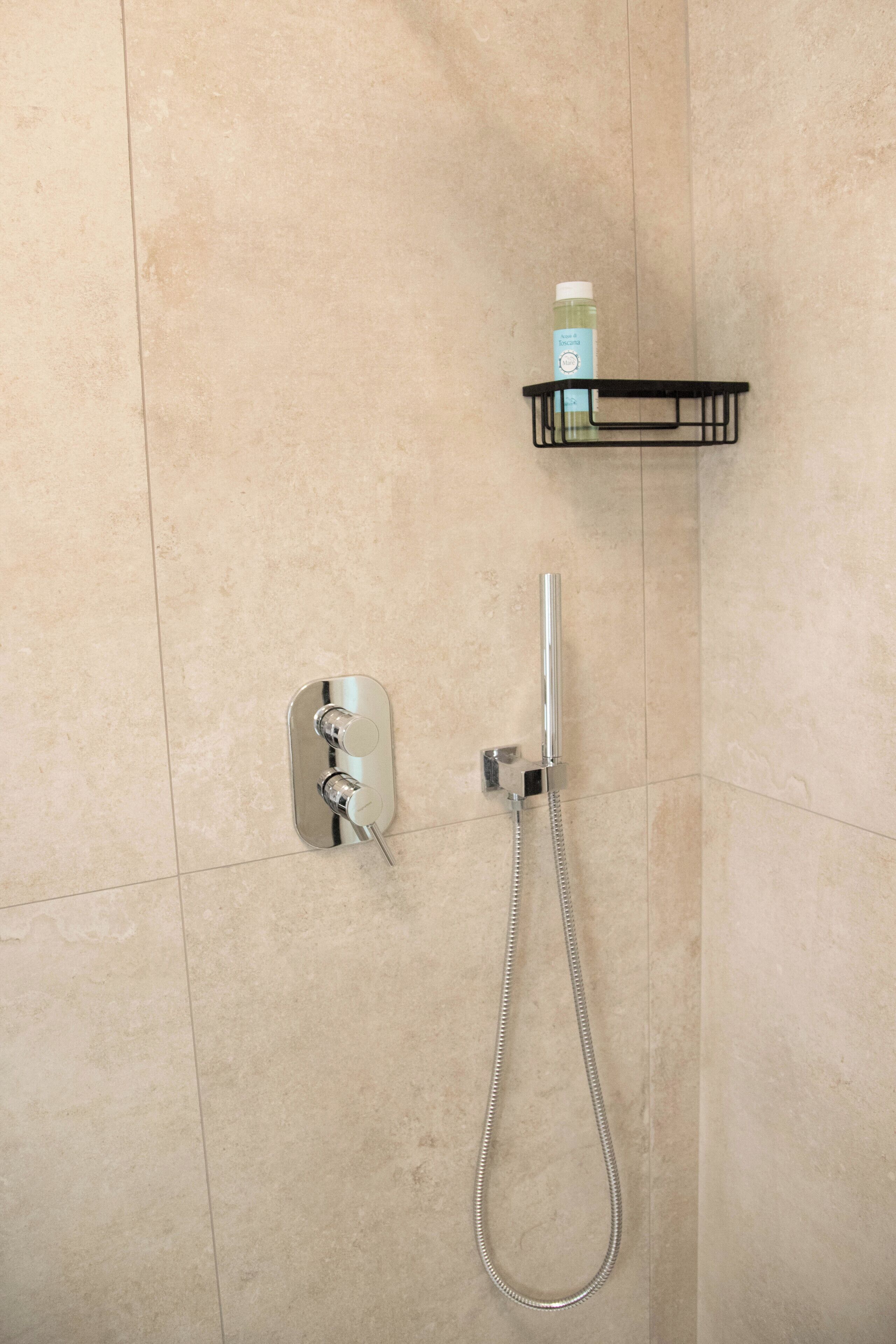 Doccia, asciugacapelli, bidet, asciugamani