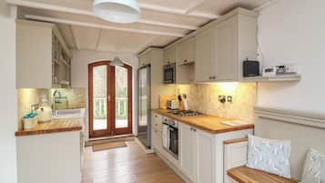 Dishwasher, cookware/dishes/utensils