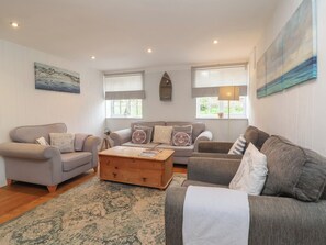 Living area - Gatekeeper's Cottage (Minehead)