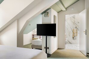 Panoramic Suite, Ensuite, City View | Free WiFi - La Cour du 6 (Annecy)