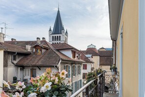 Vue sur la ville depuis l’hébergement