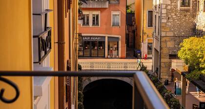 La Cour du 6