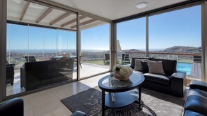 Villa | Living room - Lavish Villa Near Maspalomas Beach (San Bartolomé de Tirajana)