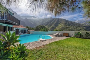 Pool - Holiday Home in El Risco With Private Pool (Agaete)