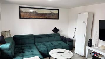 Smart TV, computer monitors