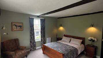 Luxury Double Room | Free WiFi, bed sheets