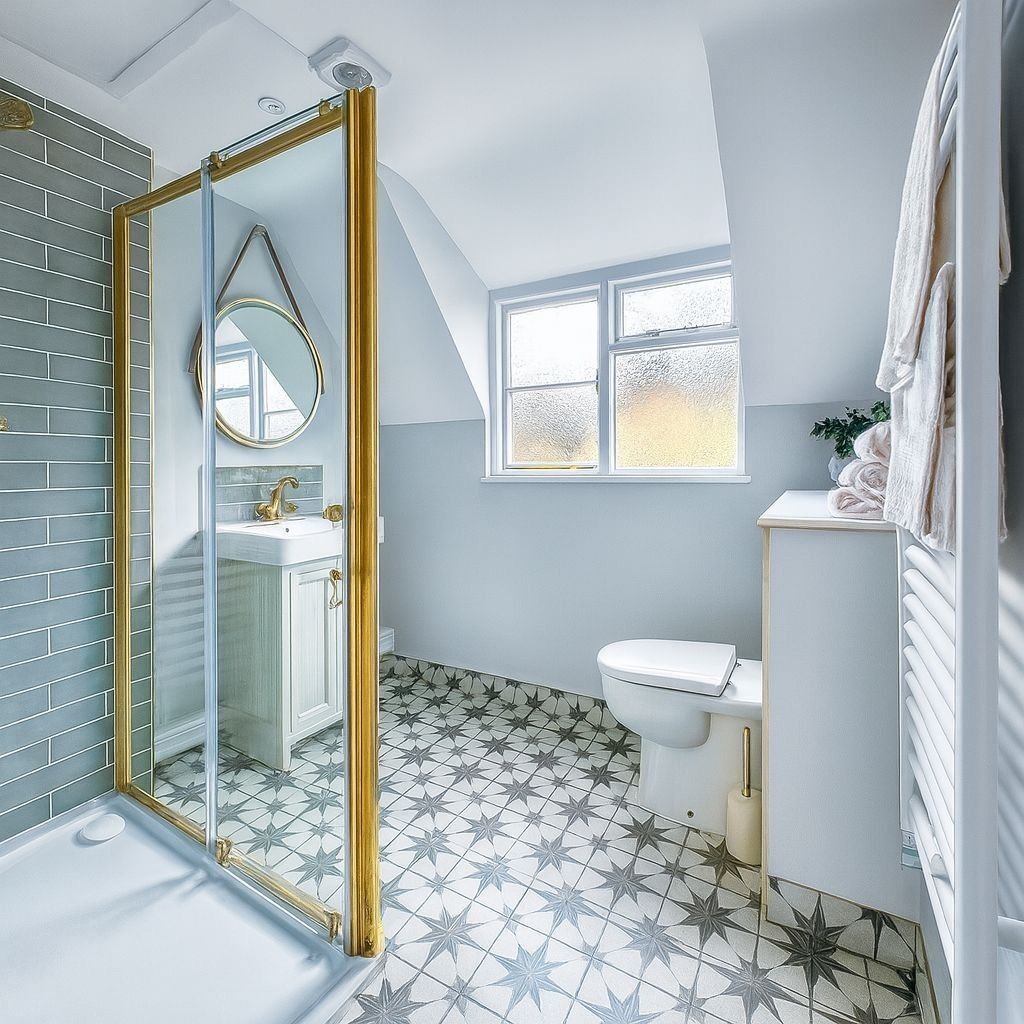 Luxury-Doppelzimmer | Badezimmer | Handtücher, Seife, Toilettenpapier