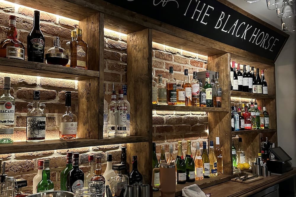 Black Horse - Tindon End Road
