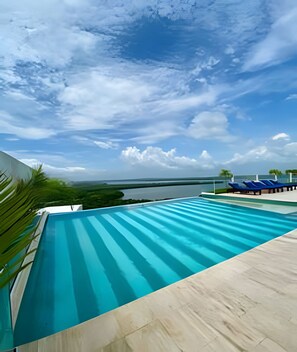 Apartment | Pool | 2 outdoor pools - Edificio Martinique  (Cartagena)