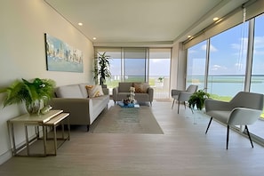 Deluxe Apartment | Living area