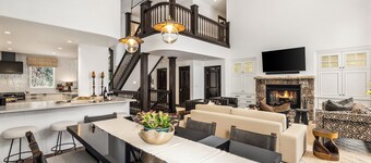 Luxury Beaver Creek 7-Bed Golf Retreat | Central Air, Hot Tub, Golf Views