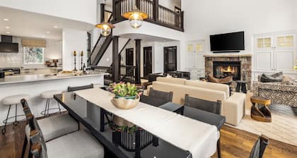 Luxury Beaver Creek 7-Bed Golf Retreat | Central Air, Hot Tub, Golf Views