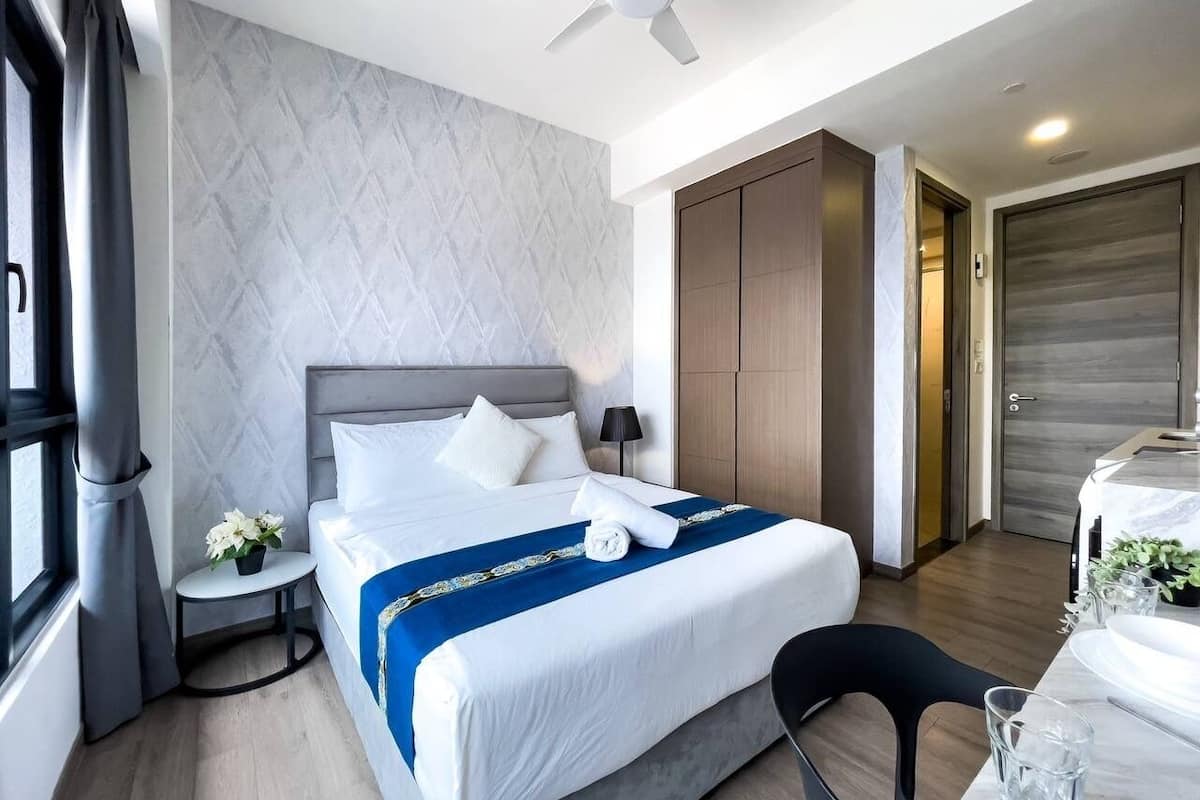 3 bedrooms, desk, laptop workspace, iron/ironing board