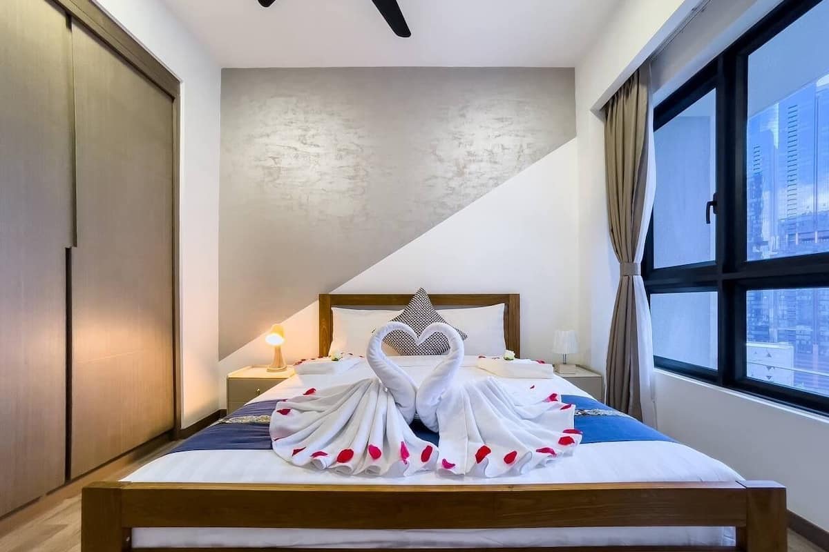 3 bedrooms, desk, laptop workspace, iron/ironing board