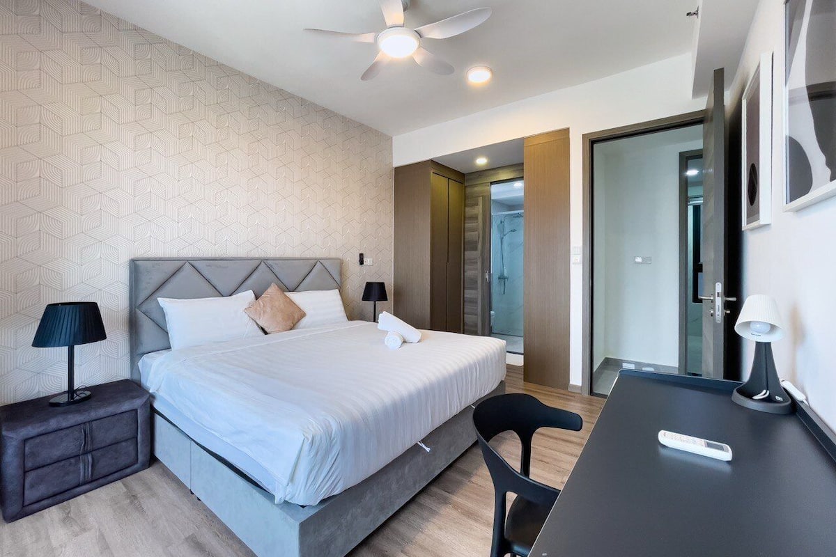 3 bedrooms, desk, laptop workspace, iron/ironing board