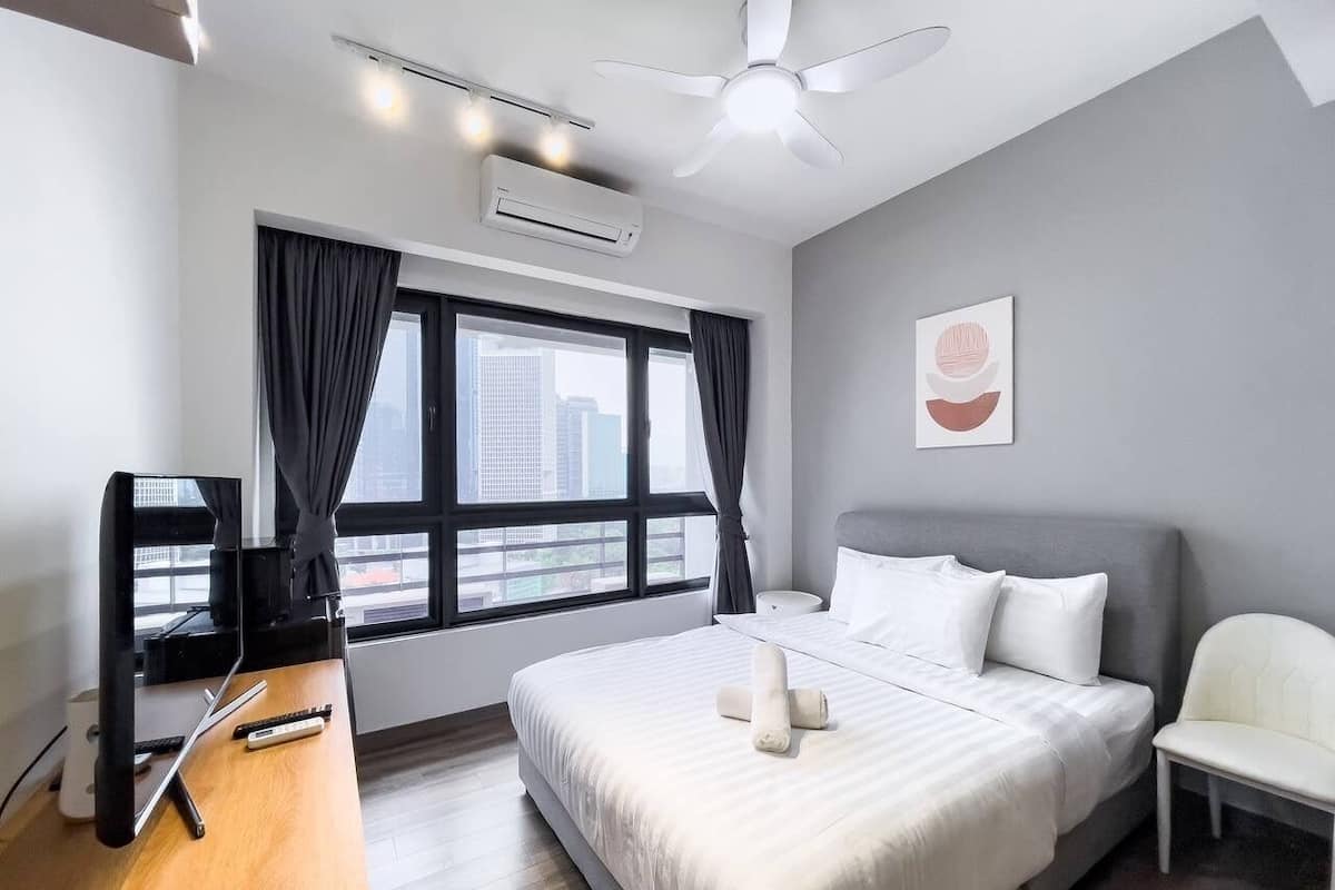 3 bedrooms, desk, laptop workspace, iron/ironing board
