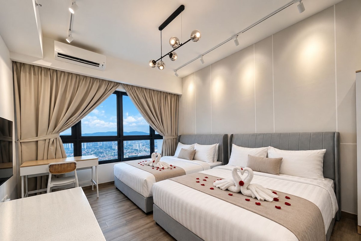 Panoramic Room | Desk, laptop workspace, iron/ironing board, free WiFi