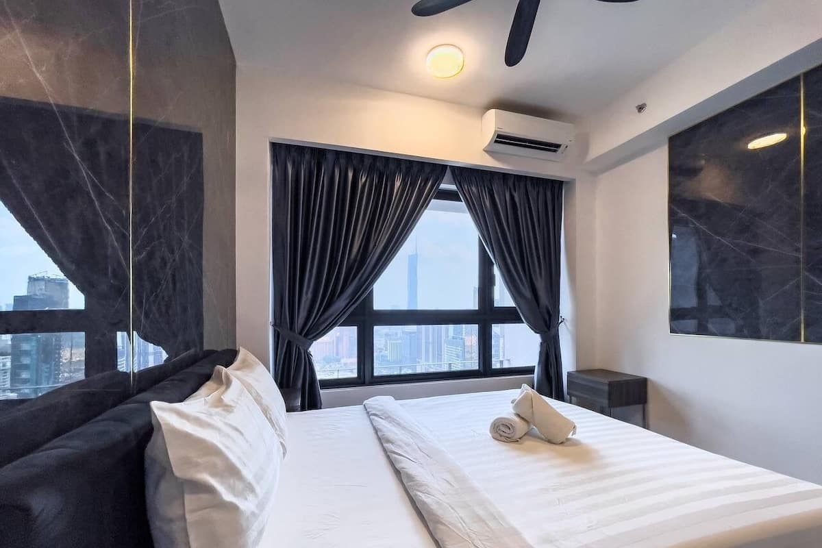 3 bedrooms, desk, laptop workspace, iron/ironing board