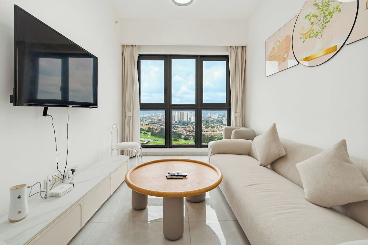 43-inch Smart TV with cable channels, Netflix, streaming services