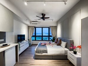 3 bedrooms, individually furnished, desk, laptop workspace