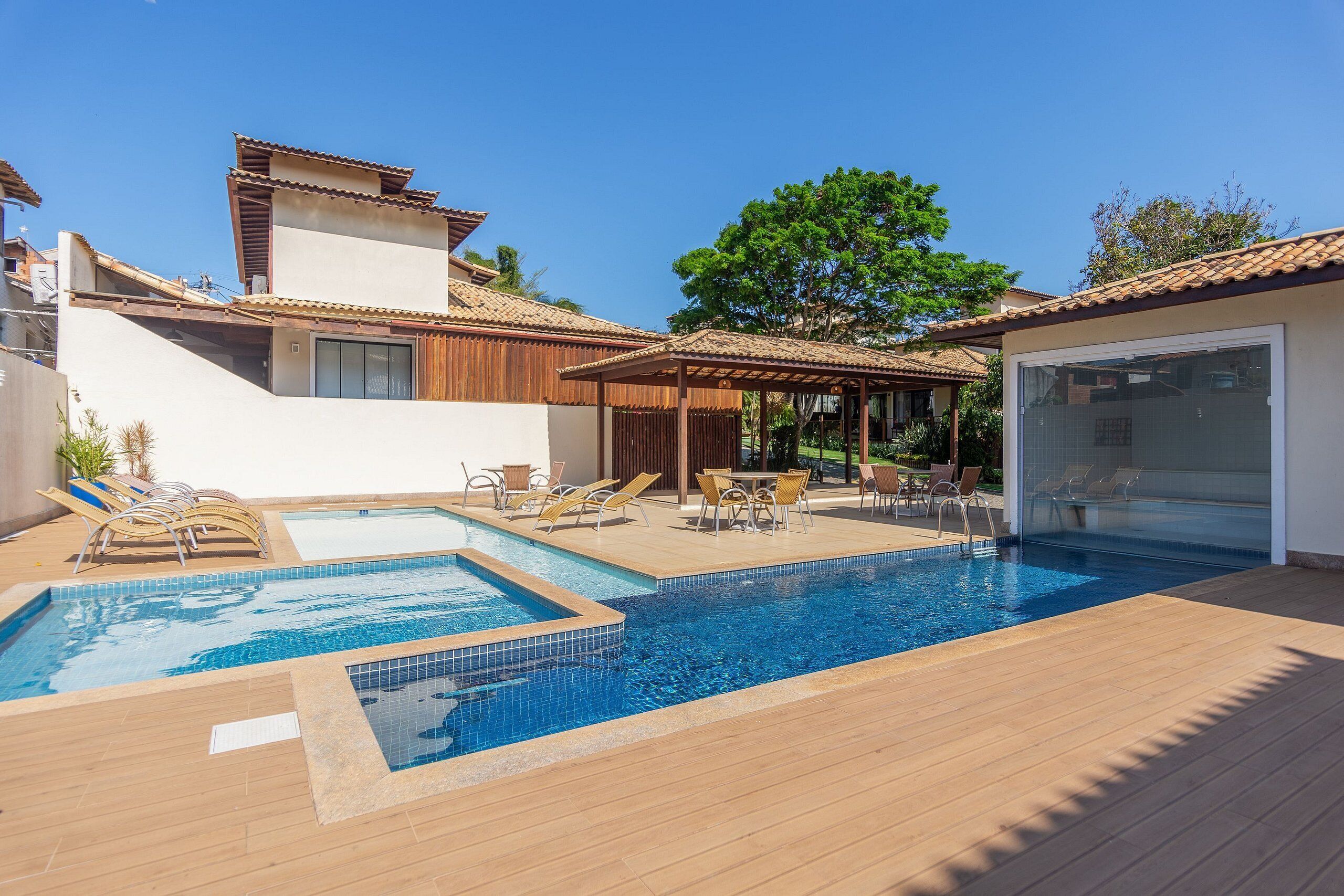 Deluxe villa | Zwembad | Een buitenzwembad