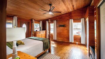 2 bedrooms, iron/ironing board, WiFi